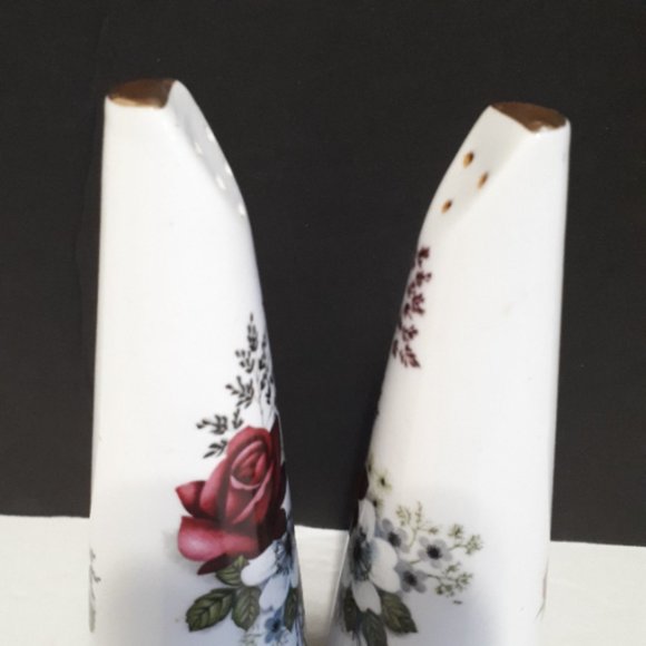 Salt and Pepper Royal Stewart Fine Bone China Vintage 1960's - Picture 2 of 6